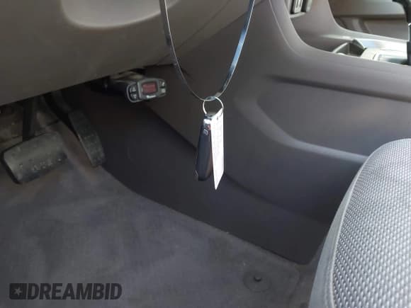 ✅ 2019 Chevrolet Traverse LT Cloth • VIN: 1GNEVGKW4KJ319259 • Lot: 43469573. Wystawiony na IAAI z przebiegiem 70 593 mil. Bezpłatny archiwum sprzedaży aukcyjnych z USA i szczegółowy raport historii pojazdu na DreamBid. Zdjęcie 11.