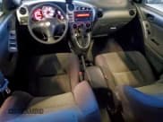 ✅ 2005 Toyota Matrix XR • VIN: 2T1KR32E35C439893 • Lot: 94797185. Wystawiony na Copart z przebiegiem 154 758 mil. Bezpłatny archiwum sprzedaży aukcyjnych z USA i szczegółowy raport historii pojazdu na DreamBid. Zdjęcie 8.