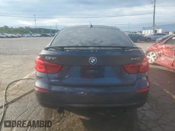 ✅ 2018 BMW 3 Series 340i xDrive • VIN: WBA8Y3C57JG451324 • Лот: 64653815. Опубликован ранее на Copart с пробегом 119 023 миль. Бесплатный доступ к архиву аукционных продаж из США и подробный отчёт об истории автомобиля на DreamBid. Изображение 6.