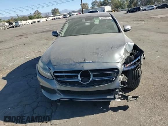 ✅ 2017 Mercedes-Benz C 300 • VIN: 55SWF4JBXHU198436 • Lot: 90936225. Wystawiony na Copart z przebiegiem 126 921 mil. Bezpłatny archiwum sprzedaży aukcyjnych z USA i szczegółowy raport historii pojazdu na DreamBid. Zdjęcie 14.