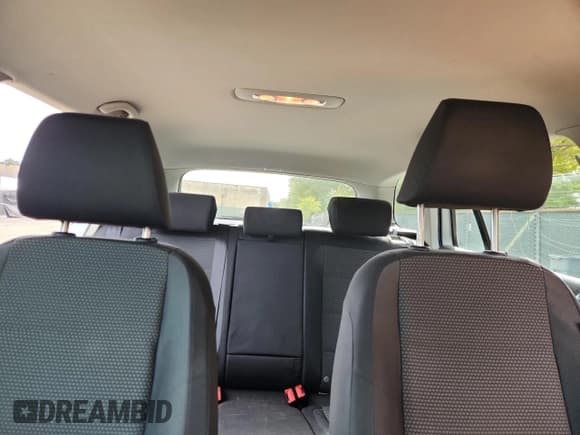 ✅ 2010 Volkswagen Jetta S • VIN: 3VWKX7AJ4AM681618 • Lot: 80819925. Wystawiony na Copart z przebiegiem 139 148 mil. Bezpłatny archiwum sprzedaży aukcyjnych z USA i szczegółowy raport historii pojazdu na DreamBid. Zdjęcie 10.