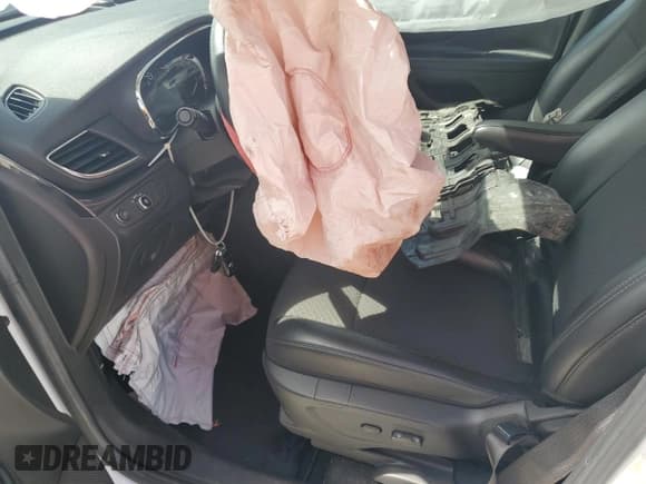 ✅ 2021 Buick Encore Preferred • VIN: KL4CJASB3MB333537 • Lot: 68164455. Wystawiony na Copart z przebiegiem Nie podano. Bezpłatny archiwum sprzedaży aukcyjnych z USA i szczegółowy raport historii pojazdu na DreamBid. Zdjęcie 7.