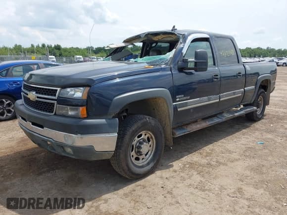 ✅ 2006 Chevrolet Silverado 2500HD LT3 • VIN: 1GCHK23D96F234053 • Лот: 42870148. Опубликован ранее на IAAI с пробегом 289 362 миль. Бесплатный доступ к архиву аукционных продаж из США и подробный отчёт об истории автомобиля на DreamBid. Изображение 17.