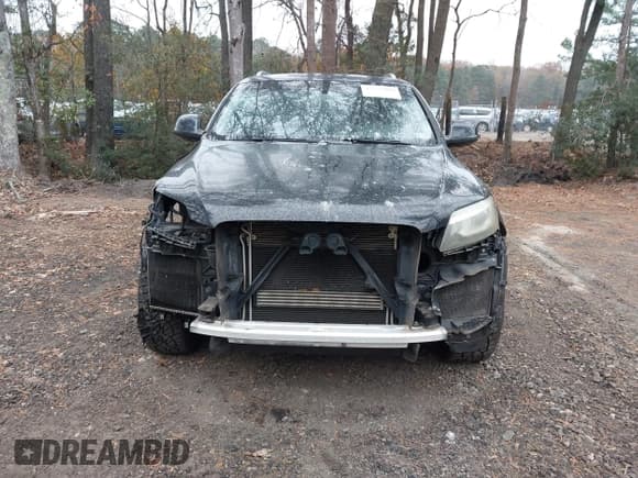 ✅ 2012 Audi Q7 Premium Plus • VIN: WA1LGAFE2CD006309 • Lot: 43725040. Wystawiony na IAAI z przebiegiem Nie podano. Bezpłatny archiwum sprzedaży aukcyjnych z USA i szczegółowy raport historii pojazdu na DreamBid. Zdjęcie 6.