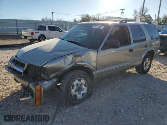 ✅ 2002 Chevrolet Blazer LS • VIN: 1GNDT13W32K176893 • Lot: 83825134. Wystawiony na Copart z przebiegiem Nie podano. Bezpłatny archiwum sprzedaży aukcyjnych z USA i szczegółowy raport historii pojazdu na DreamBid. Zdjęcie 1.