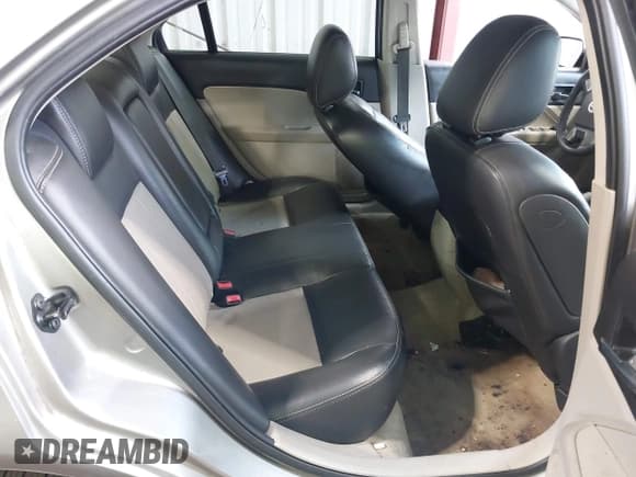 ✅ 2009 Mercury Milan Premier • VIN: 3MEHM08Z39R627040 • Lot: 40108495. Wystawiony na IAAI z przebiegiem 191 614 mil. Bezpłatny archiwum sprzedaży aukcyjnych z USA i szczegółowy raport historii pojazdu na DreamBid. Zdjęcie 8.