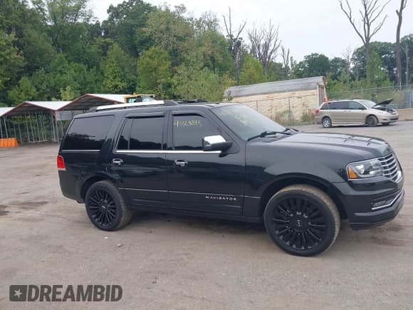 ✅ 2015 Lincoln Navigator • VIN: 5LMJJ2JT9FEJ11124 • Lot: 43329293. Wystawiony na IAAI z przebiegiem 128 142 mil. Bezpłatny archiwum sprzedaży aukcyjnych z USA i szczegółowy raport historii pojazdu na DreamBid. Zdjęcie 13.