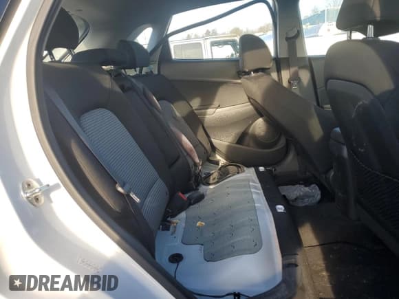 ✅ 2019 Hyundai Kona SE • VIN: KM8K12AA8KU318299 • Лот: 48115134. Опубликован ранее на Copart с пробегом 48 113 миль. Бесплатный доступ к архиву аукционных продаж из США и подробный отчёт об истории автомобиля на DreamBid. Изображение 10.