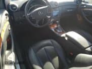 ✅ 2005 Mercedes-Benz CLK 500 • VIN: WDBTJ75J55F122201 • Лот: 75910714. Опубликован ранее на Copart с пробегом 122 599 миль. Бесплатный доступ к архиву аукционных продаж из США и подробный отчёт об истории автомобиля на DreamBid. Изображение 8.