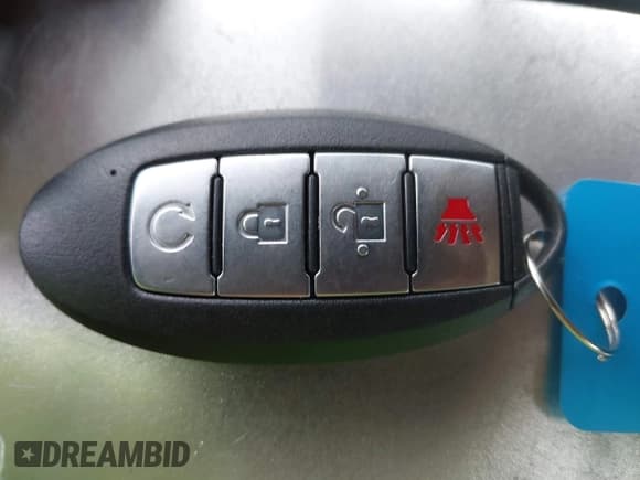 ✅ 2017 Nissan Rogue SV • VIN: JN8AT2MT1HW132662 • Lot: 43784599. Listed on IAAI with 173,754 mi. Free auction sales archive from the USA and detailed vehicle history report at DreamBid. Image 11.