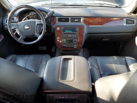 ✅ 2009 Chevrolet Suburban 1LT • VIN: 1GNFK26329R254925 • Lot: 49636205. Wystawiony na Copart z przebiegiem 199 914 mil. Bezpłatny archiwum sprzedaży aukcyjnych z USA i szczegółowy raport historii pojazdu na DreamBid. Zdjęcie 8.