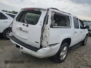 ✅ 2011 Chevrolet Suburban LT • VIN: 1GNSKJE3XBR392454 • Lot: 54828104. Wystawiony na Copart z przebiegiem 207 113 mil. Bezpłatny archiwum sprzedaży aukcyjnych z USA i szczegółowy raport historii pojazdu na DreamBid. Zdjęcie 3.