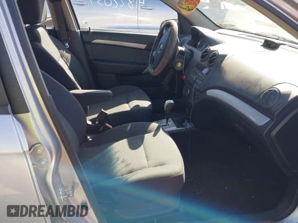 ✅ 2010 Chevrolet Aveo 1LT • VIN: KL1TD5DE0AB134556 • Lot: 41822057. Wystawiony na IAAI z przebiegiem 107 523 mil. Bezpłatny archiwum sprzedaży aukcyjnych z USA i szczegółowy raport historii pojazdu na DreamBid. Zdjęcie 5.