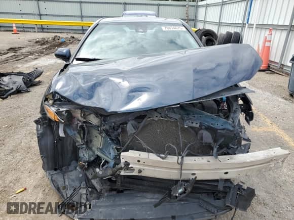 2021 Toyota Camry Hybrid LE with VIN 4T1C31AK9MU562662, listed as a Copart auction lot 70874675 with 197,127 mi miles and Salvage title. Bid and sale history available at DreamBid. Image 5.