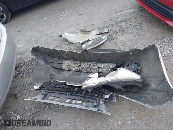 ✅ 2015 Nissan Note SV • VIN: 3N1CE2CP5FL392121 • Lot: 42370584. Wystawiony na IAAI z przebiegiem 181 264 mil. Bezpłatny archiwum sprzedaży aukcyjnych z USA i szczegółowy raport historii pojazdu na DreamBid. Zdjęcie 12.