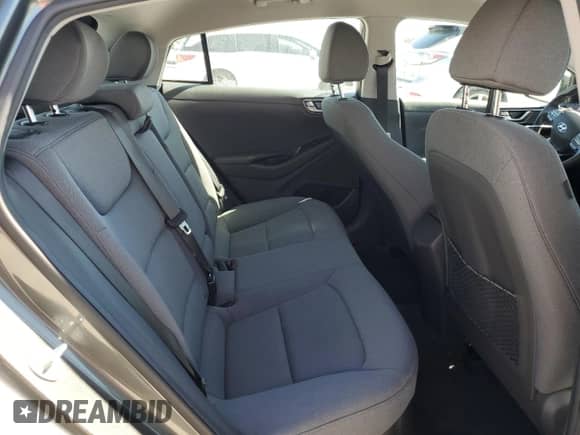 2022 Hyundai Ioniq SE с VIN KMHC75LC4NU282571, выставлен на аукционе Copart как лот 77684944 с пробегом 82 047 миль миль и Списание • Salvage title. История ставок и продаж доступна на DreamBid. Изображение 10.