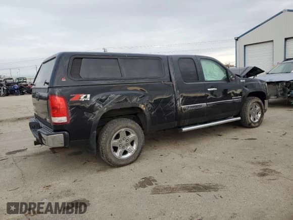 ✅ 2010 GMC Sierra 1500 • VIN: 1GTSKWE28AZ112526 • Lot: 82182794. Wystawiony na Copart z przebiegiem 218 265 mil. Bezpłatny archiwum sprzedaży aukcyjnych z USA i szczegółowy raport historii pojazdu na DreamBid. Zdjęcie 3.