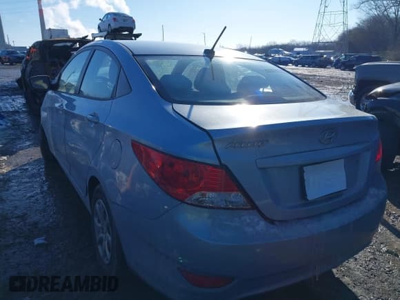 ✅ 2012 Hyundai Accent GLS • VIN: KMHCT4AE0CU230975 • Lot: 42913835. Wystawiony na IAAI z przebiegiem 114 118 mil. Bezpłatny archiwum sprzedaży aukcyjnych z USA i szczegółowy raport historii pojazdu na DreamBid. Zdjęcie 3.