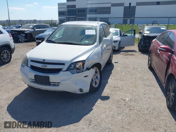 ✅ 2015 Chevrolet Captiva Sport LTZ • VIN: 3GNAL4EK5FS520717 • Lot: 43411742. Wystawiony na IAAI z przebiegiem 70 871 mil. Bezpłatny archiwum sprzedaży aukcyjnych z USA i szczegółowy raport historii pojazdu na DreamBid. Zdjęcie 2.