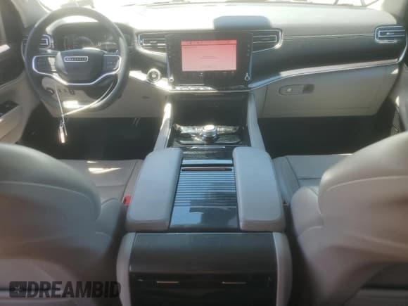 ✅ 2024 Jeep Wagoneer • VIN: 1C4SJSAP9RS112505 • Лот: 61085575. Опубликован ранее на Copart с пробегом 59 326 миль. Бесплатный доступ к архиву аукционных продаж из США и подробный отчёт об истории автомобиля на DreamBid. Изображение 8.