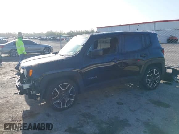 ✅ 2020 Jeep Renegade Sport • VIN: ZACNJAAB2LPL84352 • Lot: 41936031. Wystawiony na IAAI z przebiegiem 92 254 mil. Bezpłatny archiwum sprzedaży aukcyjnych z USA i szczegółowy raport historii pojazdu na DreamBid. Zdjęcie 17.
