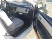 ✅ 2019 Toyota Corolla LE • VIN: 5YFBURHE1KP858068 • Lot: 43684631. Wystawiony na IAAI z przebiegiem 97 421 mil. Bezpłatny archiwum sprzedaży aukcyjnych z USA i szczegółowy raport historii pojazdu na DreamBid. Zdjęcie 5.