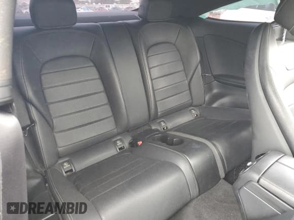 ✅ 2019 Mercedes-Benz C 300 • VIN: WDDWJ8DB4KF924058 • Lot: 47143495. Wystawiony na Copart z przebiegiem 55 268 mil. Bezpłatny archiwum sprzedaży aukcyjnych z USA i szczegółowy raport historii pojazdu na DreamBid. Zdjęcie 11.