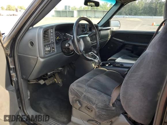 ✅ 2000 Chevrolet Silverado 1500 LT • VIN: 2GCEK19T9Y1375842 • Lot: 64787384. Wystawiony na Copart z przebiegiem 242 729 mil mil. Skorzystaj z bezpłatnego archiwum sprzedaży aukcyjnych z USA i zobacz szczegółowy raport historii pojazdu na DreamBid. Zdjęcie 8.