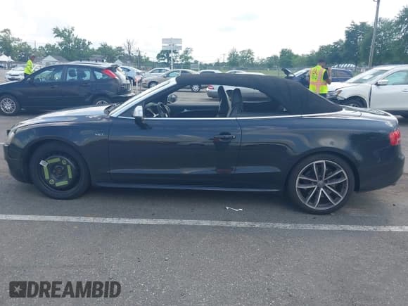 ✅ 2011 Audi S5 Premium Plus • VIN: WAUCGAFH2BN019969 • Lot: 42742516. Wystawiony na IAAI z przebiegiem 98 714 mil. Bezpłatny archiwum sprzedaży aukcyjnych z USA i szczegółowy raport historii pojazdu na DreamBid. Zdjęcie 14.