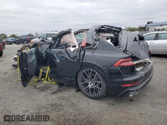 ✅ 2023 Audi SQ8 Prestige • VIN: WA1CWBF10PD034136 • Lot: 81126035. Wystawiony na Copart z przebiegiem Nie podano. Bezpłatny archiwum sprzedaży aukcyjnych z USA i szczegółowy raport historii pojazdu na DreamBid. Zdjęcie 2.