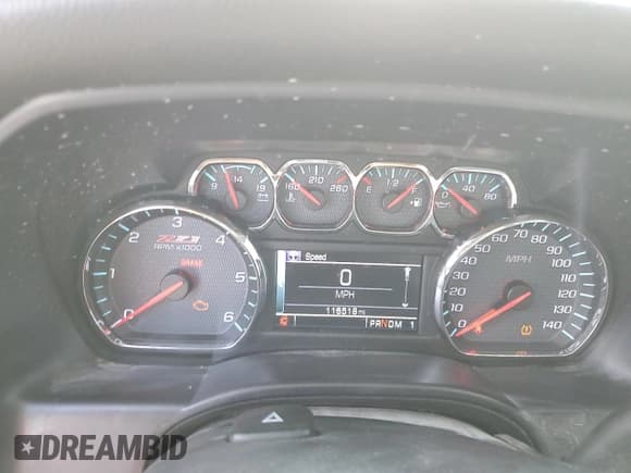 ✅ 2015 Chevrolet Silverado 2500HD LT • VIN: 1GC1CVEG3FF109914 • Lot: 73824474. Wystawiony na Copart z przebiegiem 116 518 mil. Bezpłatny archiwum sprzedaży aukcyjnych z USA i szczegółowy raport historii pojazdu na DreamBid. Zdjęcie 9.