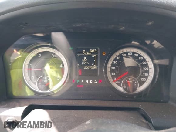 ✅ 2017 Ram 2500 Tradesman • VIN: 3C6UR5HL5HG733453 • Lot: 41569358. Wystawiony na IAAI z przebiegiem 229 765 mil. Bezpłatny archiwum sprzedaży aukcyjnych z USA i szczegółowy raport historii pojazdu na DreamBid. Zdjęcie 7.