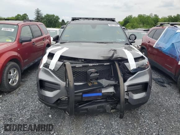 ✅ 2023 Ford Police Interceptor Utility • VIN: 1FM5K8AB9PGA17813 • Lot: 58211995. Wystawiony na Copart z przebiegiem 2 753 mil. Bezpłatny archiwum sprzedaży aukcyjnych z USA i szczegółowy raport historii pojazdu na DreamBid. Zdjęcie 5.