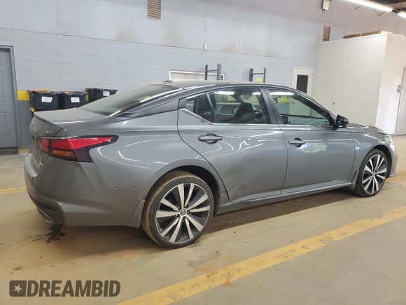 ✅ 2019 Nissan Altima SR • VIN: 1N4BL4CW4KC145427 • Лот: 66377845. Опубликован ранее на Copart с пробегом 105 893 миль. Бесплатный доступ к архиву аукционных продаж из США и подробный отчёт об истории автомобиля на DreamBid. Изображение 3.