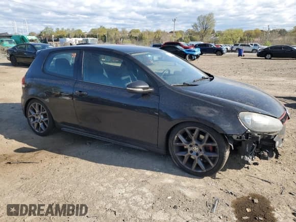 ✅ 2013 Volkswagen Golf GTI • VIN: WVWFV7AJ8DW002657 • Лот: 53261215. Опубликован ранее на Copart с пробегом 131 691 миль. Бесплатный доступ к архиву аукционных продаж из США и подробный отчёт об истории автомобиля на DreamBid. Изображение 4.