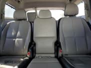 ✅ 2020 Kia Sedona EX • VIN: KNDMB5C12L6637034 • Lot: 64265715. Wystawiony na Copart z przebiegiem 88 357 mil. Bezpłatny archiwum sprzedaży aukcyjnych z USA i szczegółowy raport historii pojazdu na DreamBid. Zdjęcie 10.