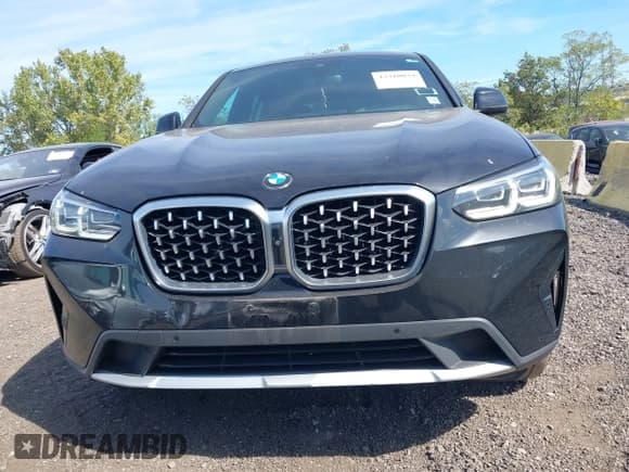 ✅ 2024 BMW X4 xDrive30i • VIN: 5UX33DT07R9V46499 • Lot: 43310034. Listed on IAAI with 40,497 mi. Free auction sales archive from the USA and detailed vehicle history report at DreamBid. Image 12.