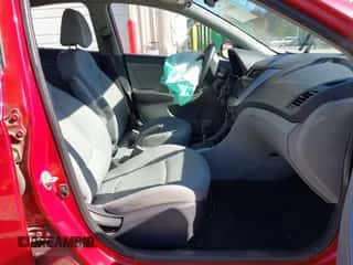 2015 Hyundai Accent GLS с VIN KMHCT4AEXFU855811, выставлен на аукционе IAAI как лот 43613576 с пробегом 130 692 миль миль и . История ставок и продаж доступна на DreamBid. Изображение 5.