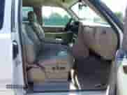 2006 Chevrolet Silverado 1500 LT2 z VIN 2GCEC19T361120100, wystawiony jako IAAI lot #42637048 z przebiegiem 267 392 mil mil oraz . Historia ofert i sprzedaży dostępna na DreamBid. Obrazek 5.