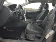 ✅ 2016 Volkswagen Golf TSI S • VIN: 3VWC17AU4GM517164 • Lot: 90502555. Wystawiony na Copart z przebiegiem 107 636 mil. Bezpłatny archiwum sprzedaży aukcyjnych z USA i szczegółowy raport historii pojazdu na DreamBid. Zdjęcie 7.