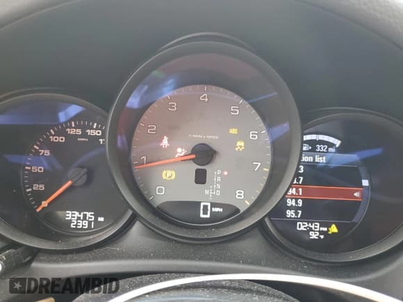 ✅ 2018 Porsche Macan S • VIN: WP1AB2A59JLB40261 • Lot: 84996995. Wystawiony na Copart z przebiegiem 33 475 mil. Bezpłatny archiwum sprzedaży aukcyjnych z USA i szczegółowy raport historii pojazdu na DreamBid. Zdjęcie 9.