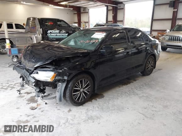 ✅ 2018 Volkswagen Jetta SE • VIN: 3VWB67AJ5JM239627 • Лот: 43446991. Опубликован ранее на IAAI с пробегом 95 933 миль. Бесплатный доступ к архиву аукционных продаж из США и подробный отчёт об истории автомобиля на DreamBid. Изображение 18.