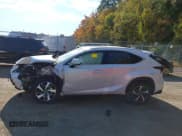 ✅ 2018 Lexus NX 300 • VIN: JTJBARBZ9J2165845 • Lot: 43537252. Wystawiony na IAAI z przebiegiem 104 185 mil. Bezpłatny archiwum sprzedaży aukcyjnych z USA i szczegółowy raport historii pojazdu na DreamBid. Zdjęcie 13.