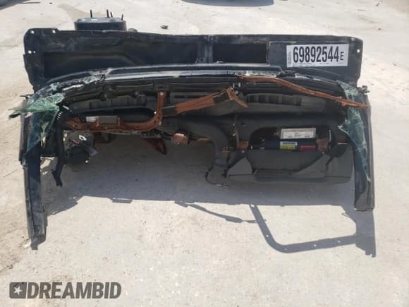 ✅ 2004 Chevrolet Silverado 1500 Z71 • VIN: 2GCEK13T741419825 • Лот: 69892544. Опубликован ранее на Copart с пробегом Не указан. Бесплатный доступ к архиву аукционных продаж из США и подробный отчёт об истории автомобиля на DreamBid. Изображение 8.