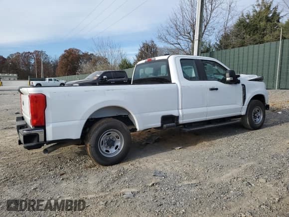 ✅ 2024 Ford F-250 XL • VIN: 1FT7X2AA3REC46022 • Lot: 92617985. Listed on Copart with 58,629 mi. Free auction sales archive from the USA and detailed vehicle history report at DreamBid. Image 3.