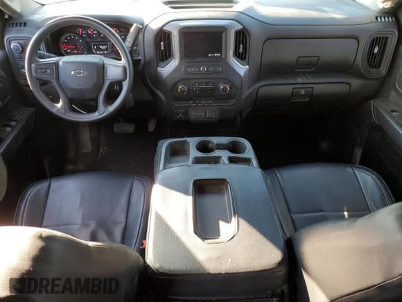 ✅ 2021 Chevrolet Silverado 1500 Custom Trail Boss • VIN: 1GCPYCEF3MZ245625 • Lot: 79686794. Wystawiony na Copart z przebiegiem 51 390 mil. Bezpłatny archiwum sprzedaży aukcyjnych z USA i szczegółowy raport historii pojazdu na DreamBid. Zdjęcie 8.