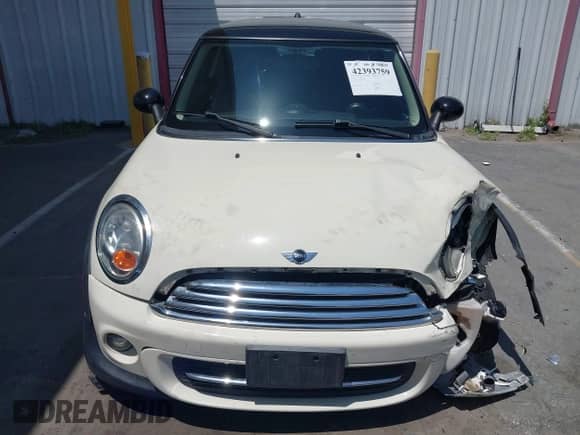 2011 MINI Hardtop with VIN WMWSU3C58BT093466, listed as a IAAI auction lot 42393759 with 91,535 mi miles and . Bid and sale history available at DreamBid. Image 12.