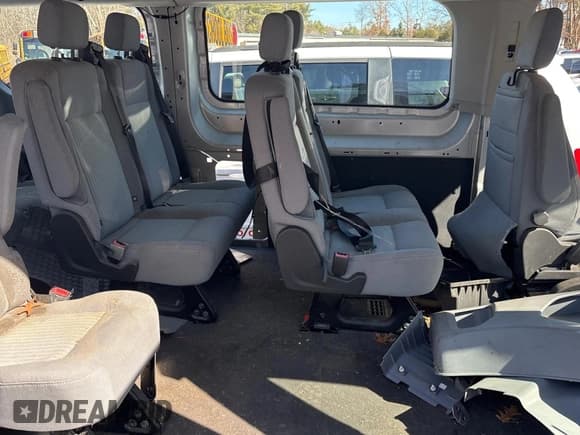 ✅ 2016 Ford Transit XL • VIN: 1FMZK1ZM9GKB38823 • Lot: 48908475. Wystawiony na Copart z przebiegiem Nie podano. Bezpłatny archiwum sprzedaży aukcyjnych z USA i szczegółowy raport historii pojazdu na DreamBid. Zdjęcie 6.