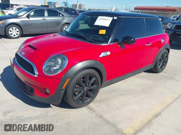 ✅ 2011 MINI Hardtop S • VIN: WMWSV3C51BTY14837 • Lot: 43580617. Listed on IAAI with 127,640 mi. Free auction sales archive from the USA and detailed vehicle history report at DreamBid. Image 2.