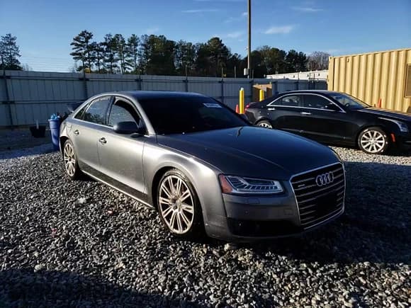 ✅ 2015 Audi A8 • VIN: WAUJGAFD9FN022023 • Lot: 86048354. Wystawiony na Copart z przebiegiem Nie podano. Bezpłatny archiwum sprzedaży aukcyjnych z USA i szczegółowy raport historii pojazdu na DreamBid. Zdjęcie 13.
